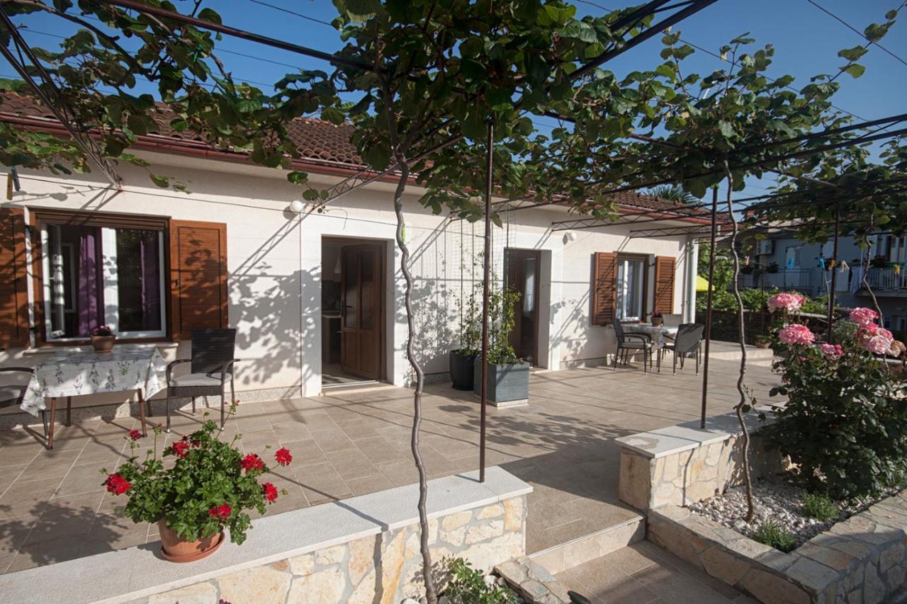 Apartments Katarina Porat Malinska Exterior photo