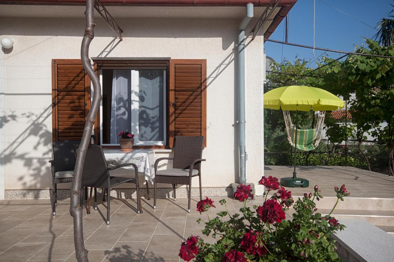 Apartments Katarina Porat Malinska Exterior photo