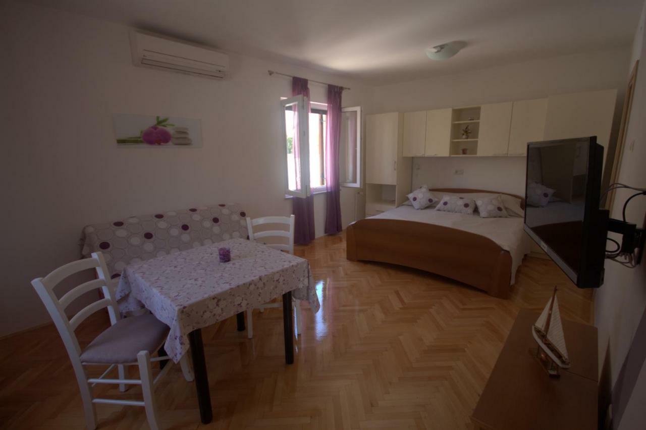 Apartments Katarina Porat Malinska Exterior photo