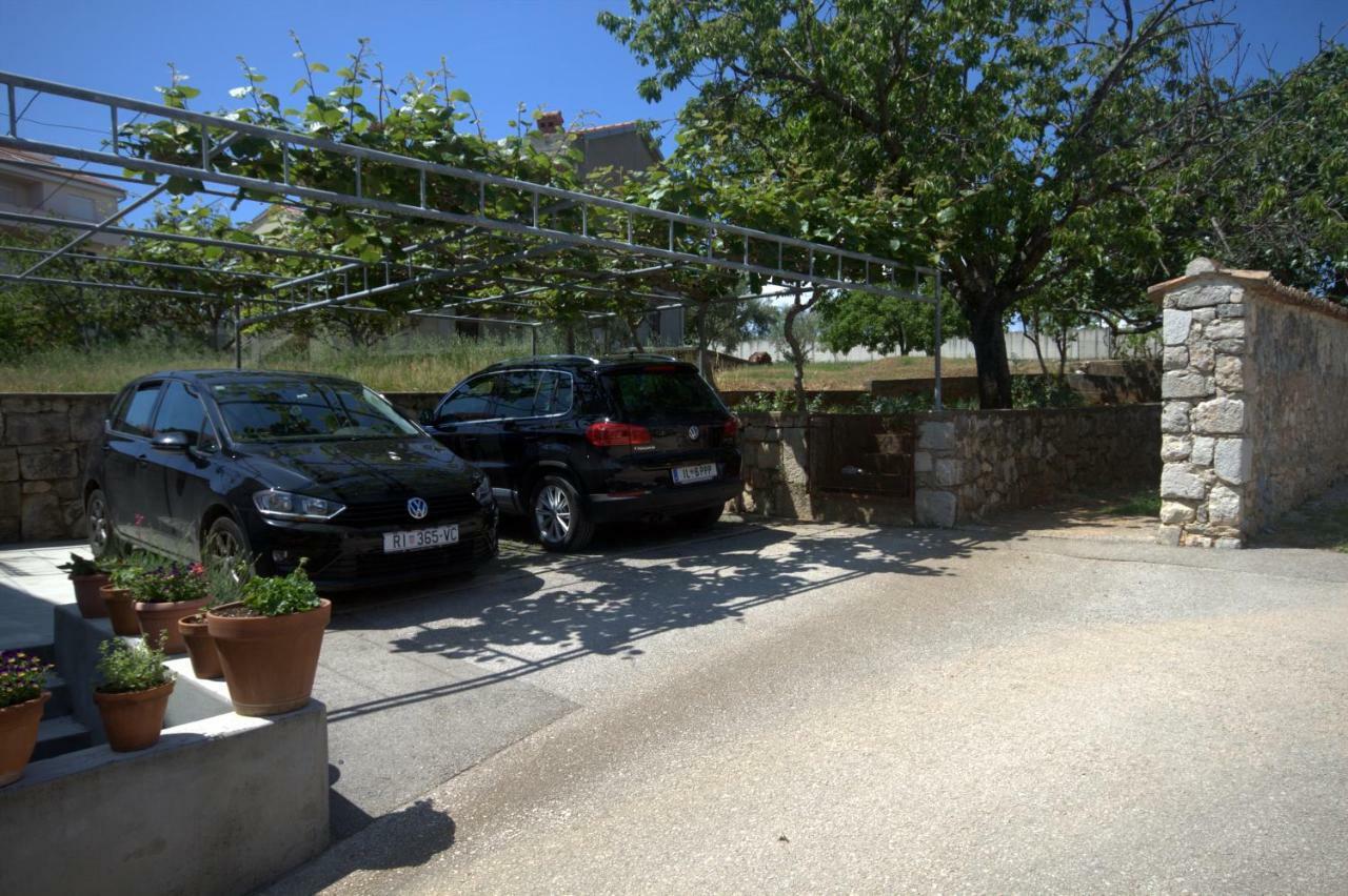 Apartments Katarina Porat Malinska Exterior photo